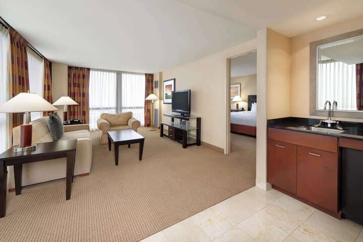 Room 19 of 109