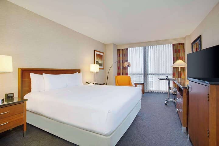 Room 8 of 109