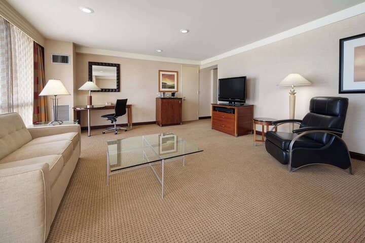 Room 15 of 109