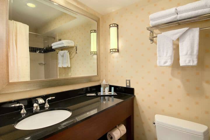 Room 34 of 109
